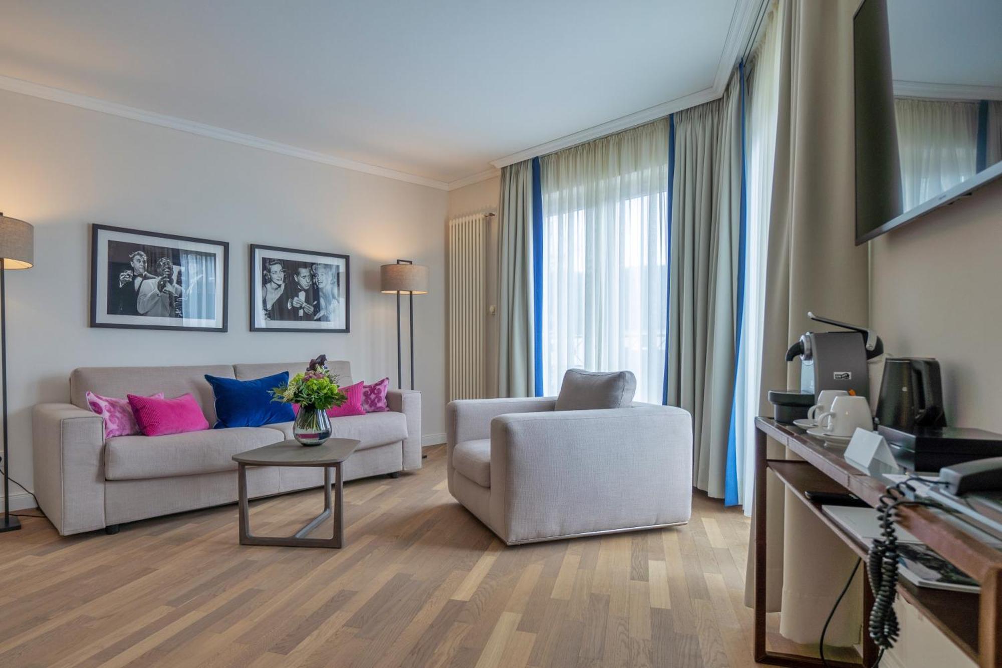 Vila Vita Rosenpark Marburg Zewnętrze zdjęcie A suite at the Hotel Axelmannstein