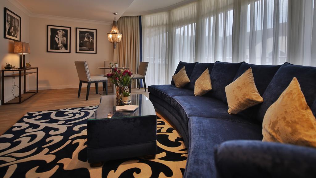 Vila Vita Rosenpark Marburg Zewnętrze zdjęcie A suite at the hotel