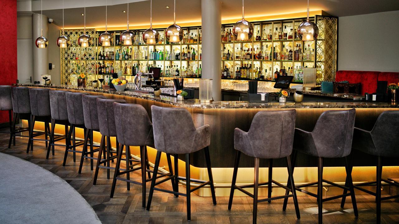 Vila Vita Rosenpark Marburg Zewnętrze zdjęcie The bar at the restaurant